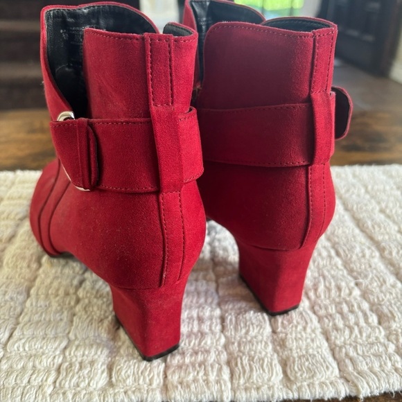 Jaclyn Smith Women's Dulce Fashion Bootie - Red Size 10 - Picture 5 of 12